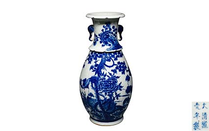 Lot1610 清道光 青花花鸟象耳瓶